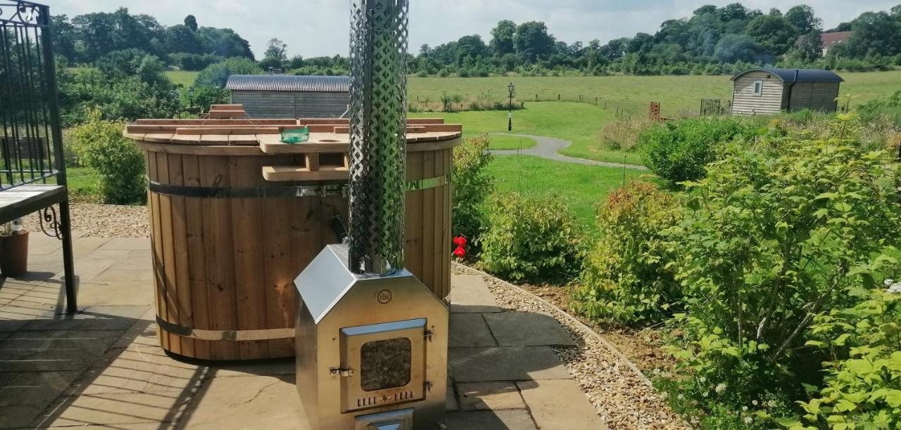 Fair Farm Hideaway Villa Waltham on the Wolds Exterior photo